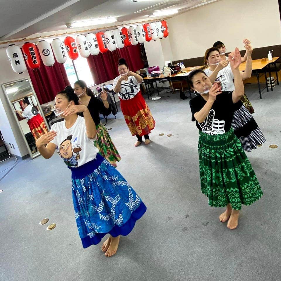 小錦千絵（TAUPOU）さんのインスタグラム写真 - (小錦千絵（TAUPOU）Instagram)「🌺ALOHA🌺  ✨✨✨✨Hula Lessons day✨✨✨✨  ・ ・ ・ ・ ・ #フラダンス #hula #ダンス #フラレッスン #lessons」11月19日 14時52分 - taupou52