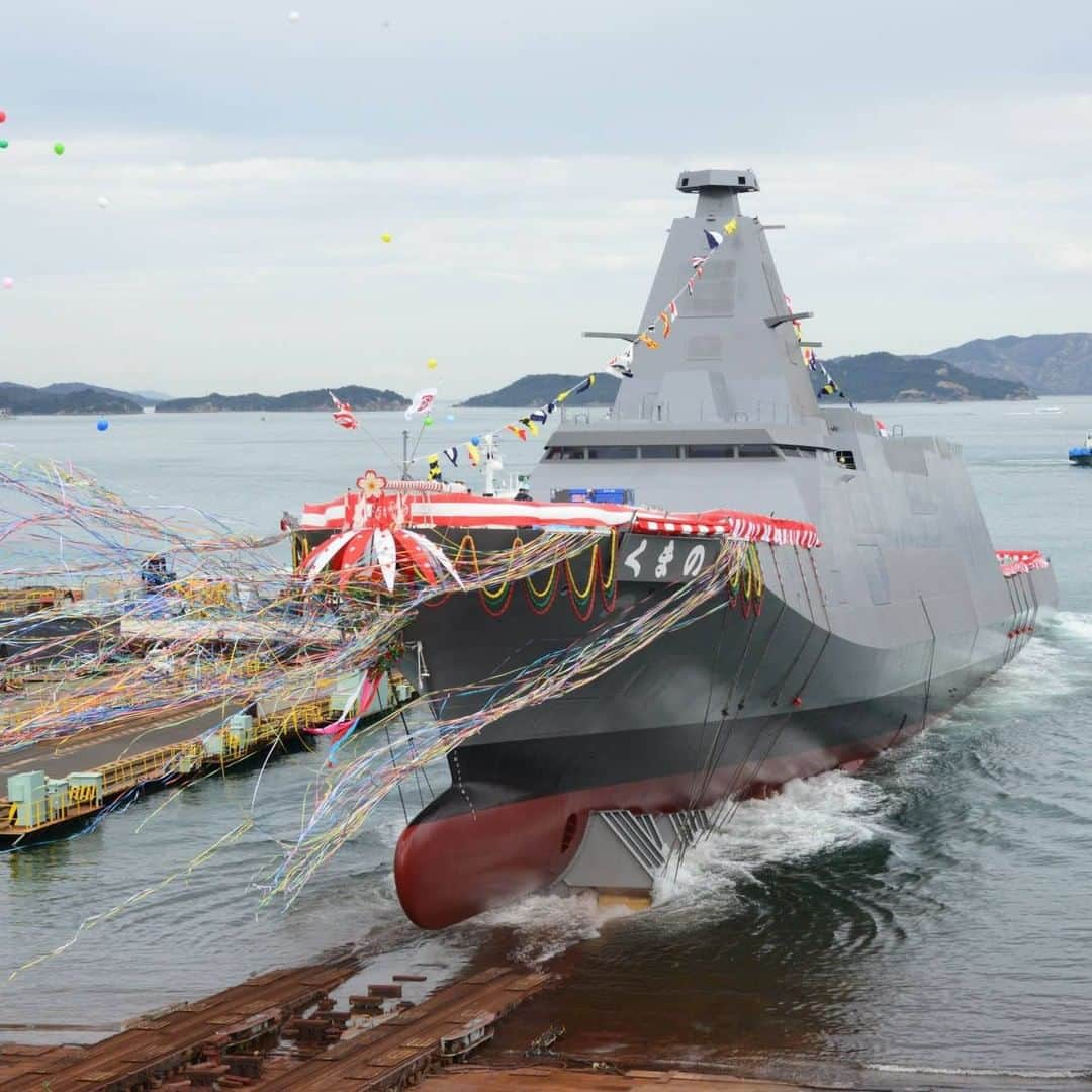 海上自衛隊さんのインスタグラム写真 - (海上自衛隊Instagram)「11月19日、新型護衛艦「くまの」の命名式・進水式が行われました。  #海上自衛隊　#HappyBirthday #FFM　#コンパクト化　#省人化　#両立 #熊野川　#はじめまして」11月19日 15時06分 - jmsdf_pr