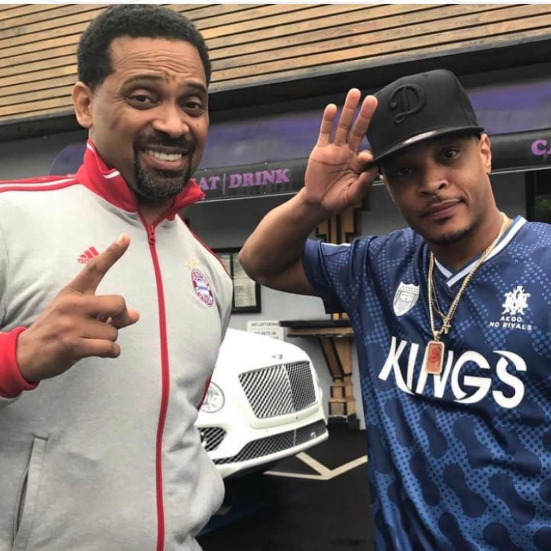 T.I.さんのインスタグラム写真 - (T.I.Instagram)「Happy Gday to my triple OG big bro @therealmikeepps Love & Respect 4LIFE King 👑 Thx for all you've done & all you continue to do. 🍾🎊🍾🎊 #Salute」11月19日 15時07分 - tip