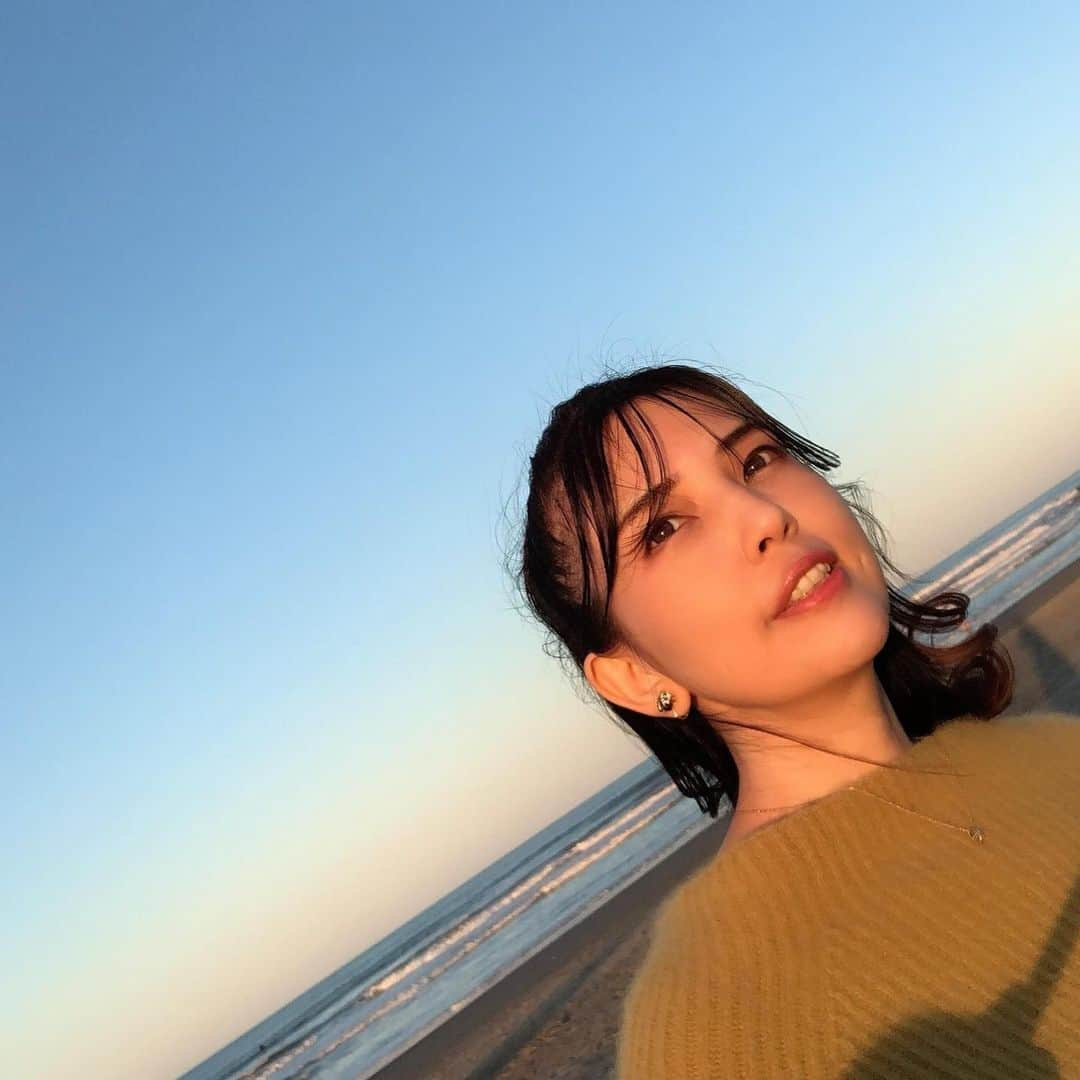 かねさだ雪緒さんのインスタグラム写真 - (かねさだ雪緒Instagram)「前回の写真撮影の時の海 夕暮れの空と夜 とても綺麗だったから沢山自撮りしました 海は大好きだけどどんどん寒くなってきて少し寂しい😭 コロナやインフルエンザも心配だし、風邪もひかないようにしなきゃですね #九十九里浜 #夕暮れ  #海」11月19日 15時23分 - yukiokanesada