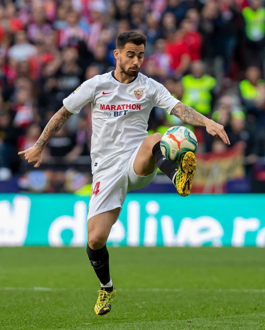 LFPさんのインスタグラム写真 - (LFPInstagram)「🎩✨❤️ @sevillafc WIZARD is CELEBRATING!   🎂🎉🥳 Happy birthday, @suso!  🎩✨❤️ ¡Un MAGO del #SevillaFC está de cumpleaños!  🎂🎉🥳 ¡Muchas felicidades, #Suso!  #LaLiga #LaLigaSantander #Football #YouHaveToLiveit #HayQueVivirla」11月20日 1時27分 - laliga