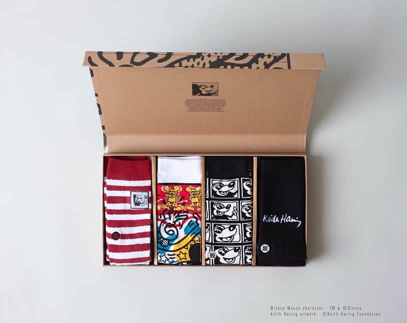 Stanceのインスタグラム：「Art & Originality..... Legend has it that 80s street art pioneer Keith Haring always had an admiration for Disney's Mickey Mouse as a muse. For Holiday '20, Stance is presenting the legendary artist's beloved Mickey Mouse creative works atop a special collection of socks and t-shirts...Link in bio.」