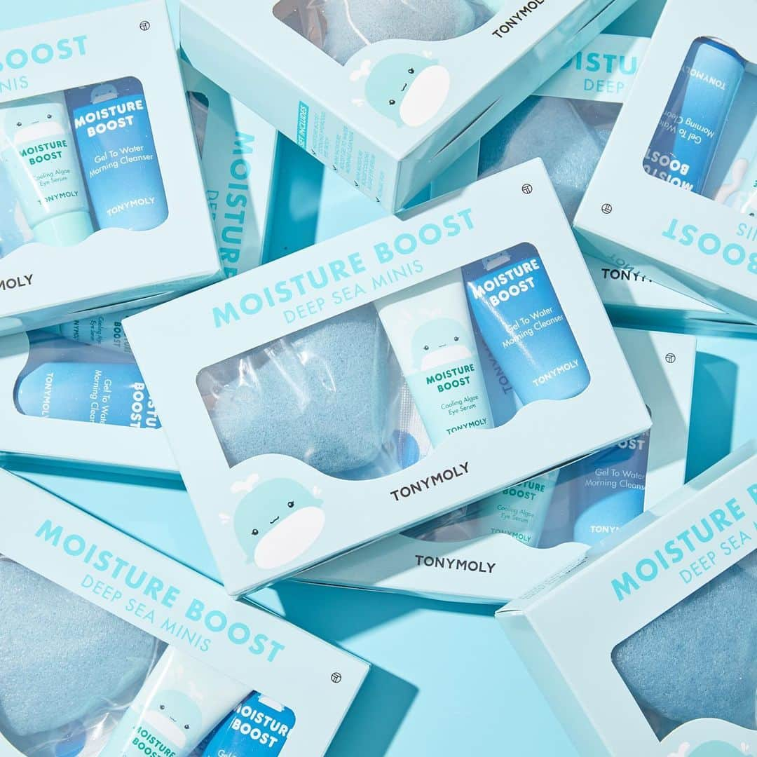 TONYMOLY USA Officialさんのインスタグラム写真 - (TONYMOLY USA OfficialInstagram)「Try our bestselling Moisture Boost Collection with our limited edition value set!💦 Our Deep Sea Minis Set includes the entire collection PLUS a heart shaped Konjac sponge 💙🐳💕 Available now @sokoglam #xoxoTM #TONYMOLYnMe」11月20日 1時38分 - tonymoly.us_official