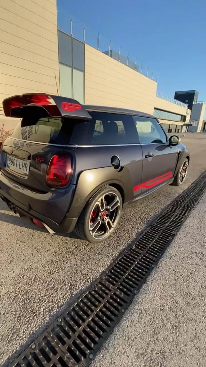 のインスタグラム：「Mini JCW GP 🔥 @mini」