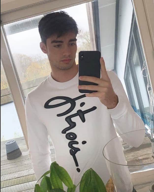 のインスタグラム：「DRESSING UP AT HOME IN JITROIS with Pascal Saal. @pascalsaal #jitrois #jitroisklub  [‘La jeunesse est le sourire de l'avenir devant un inconnu qui est lui-même.’ wrote #victorhugo]」