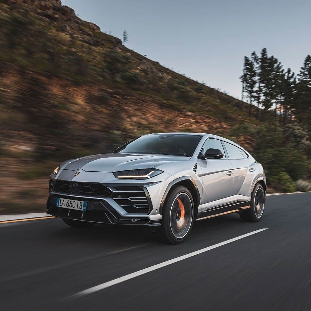 Lamborghini Urus vs Porsche Cayenne