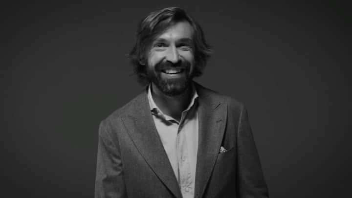 のインスタグラム：「Il tiro pensato in ogni dettaglio, quel tocco perfetto, immaginare la linea prima ancora di colpire la palla. Questo è il mio #MyCoolMove, e il tuo? Mostra in cosa sei unico, scopri come su @motorolaita #motorolarazr5G #razr #feeltheflip #adv」