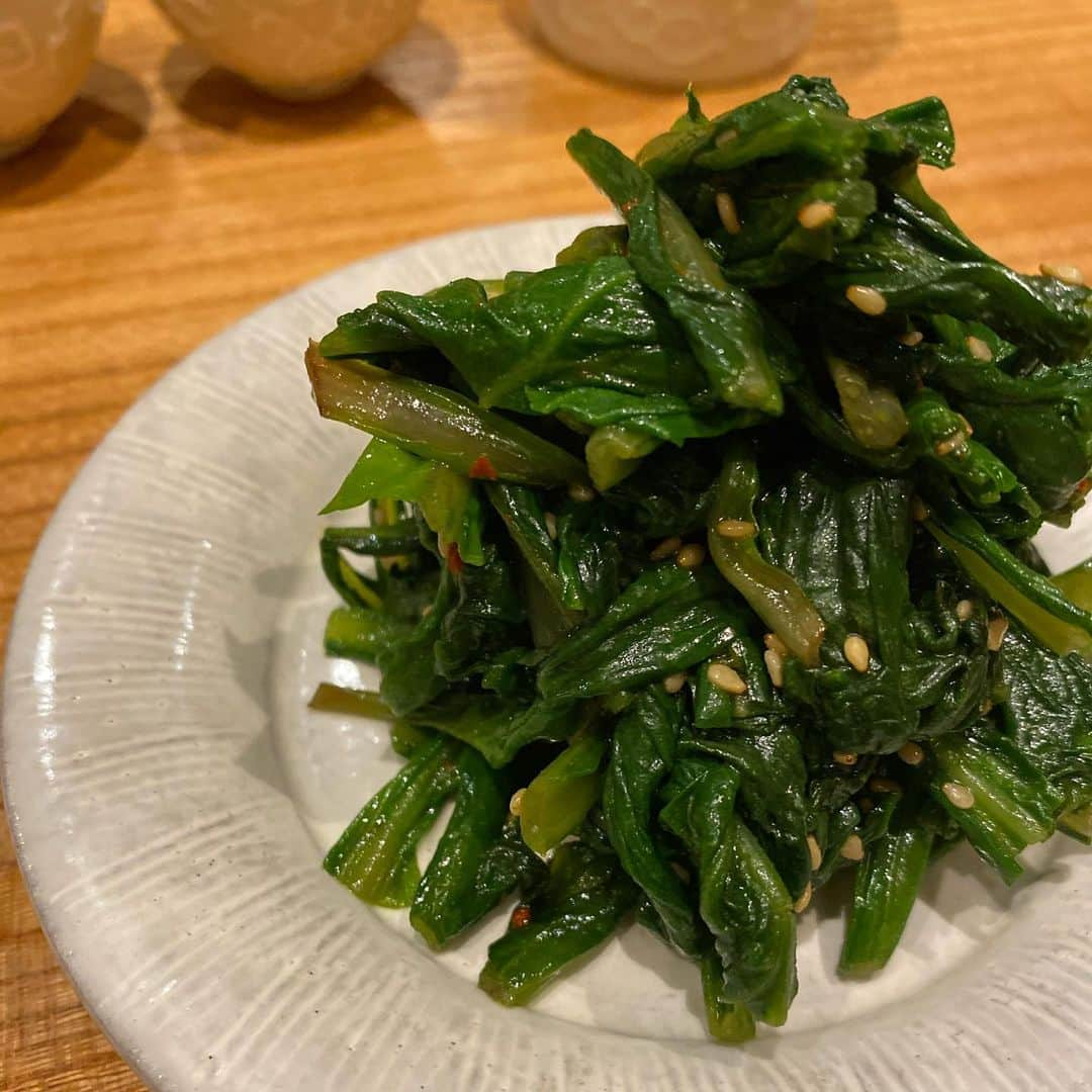 金子エミさんのインスタグラム写真 - (金子エミInstagram)「京都の有名店　京アポロ食堂／宮川町 @apollomiyagawa   何を食べても美味しいお店 砂肝コンフィ、生姜餃子🥟、蓮根きんぴら アボカド🥑天ぷら  生姜餃子は今までに食べたことのないお味で とっても新鮮で美味しい餃子でありました。  ただいまー！🙌と 毎日でも行きたいお店です。  #京都グルメ #京アポロ食堂宮川町」11月20日 2時13分 - emikaneko1114