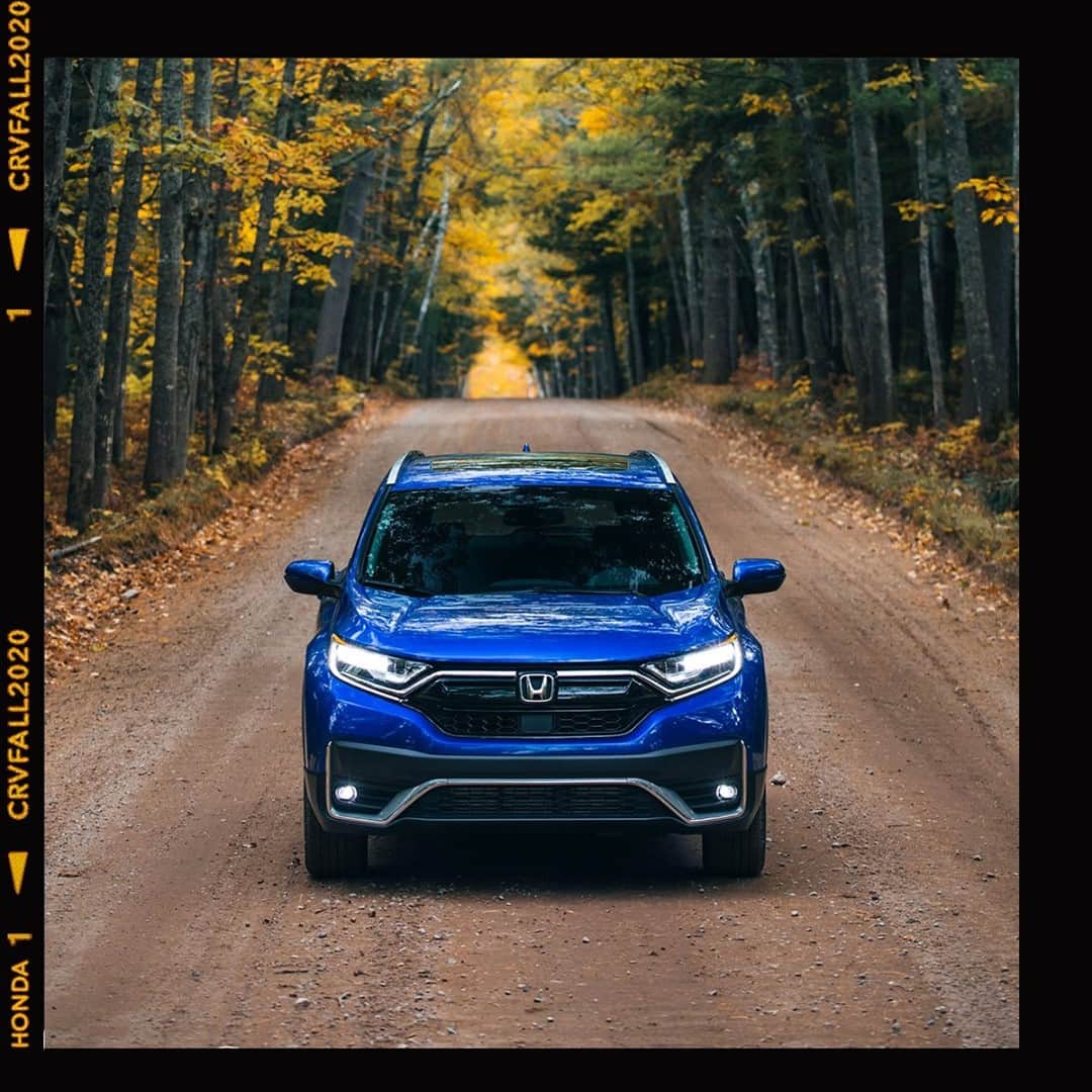 のインスタグラム：「Refuse to camouflage. #HondaCRV   📸: @camera_jesus」