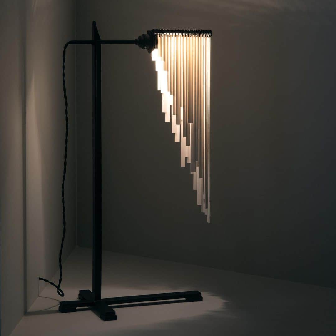 のインスタグラム：「Introducing “Lou”, a waterfall of fine porcelain ribbons. Lighting collection by Ann Demeulemeester - Serax available for pick up at Leclaireur, 10 rue Boissy d'Anglas. DM for request!   #Leclaireur #conceptstore #anndemeulemeester #serax #lightingcollection #interiordesign」