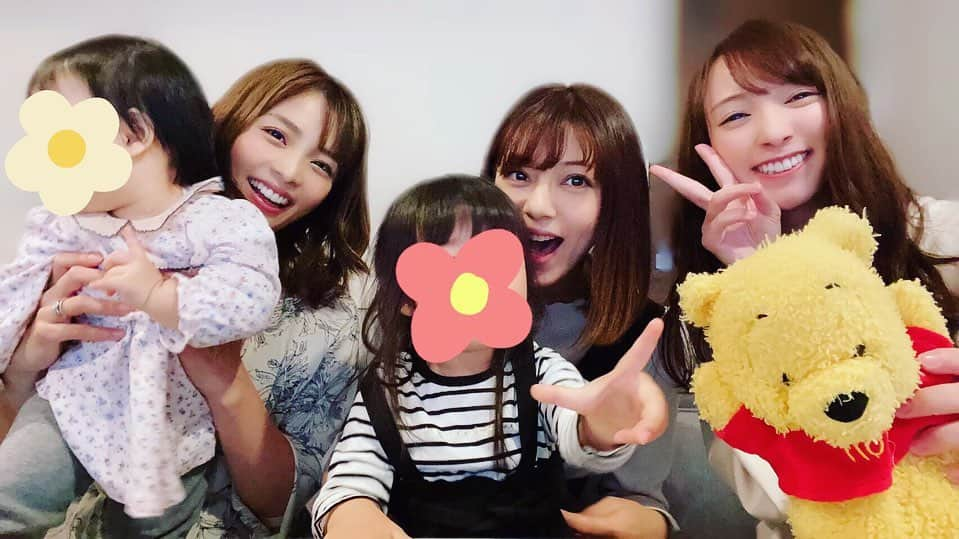 芳賀優里亜さんのインスタグラム写真 - (芳賀優里亜Instagram)「少し前ですが﻿ ﻿ 舞台「イエロー」で共演した　  梅&雅美に久しぶりに会えたよ☺︎☺︎ ﻿ ﻿ 雅美の娘ちゃんにもやっと会えた♡﻿  梅は結婚式に来てくれた以来かなぁ？？﻿ ﻿  あー好き。﻿ ﻿ #過去pic#梅田悠#加藤雅美#舞台#イエロー」11月19日 17時30分 - yuria_haga