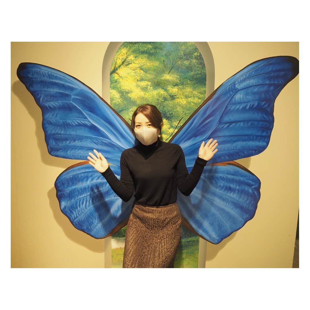 のインスタグラム：「🍒﻿ ﻿ 初めてのトリックアート﻿ ﻿ 写真撮るの楽しかったぁ。﻿ ポーズとるのが意外と難しい。体幹使いました。﻿ ﻿ ﻿ #トリックアート﻿ #ハウステンボス﻿ #長崎　#佐世保﻿」