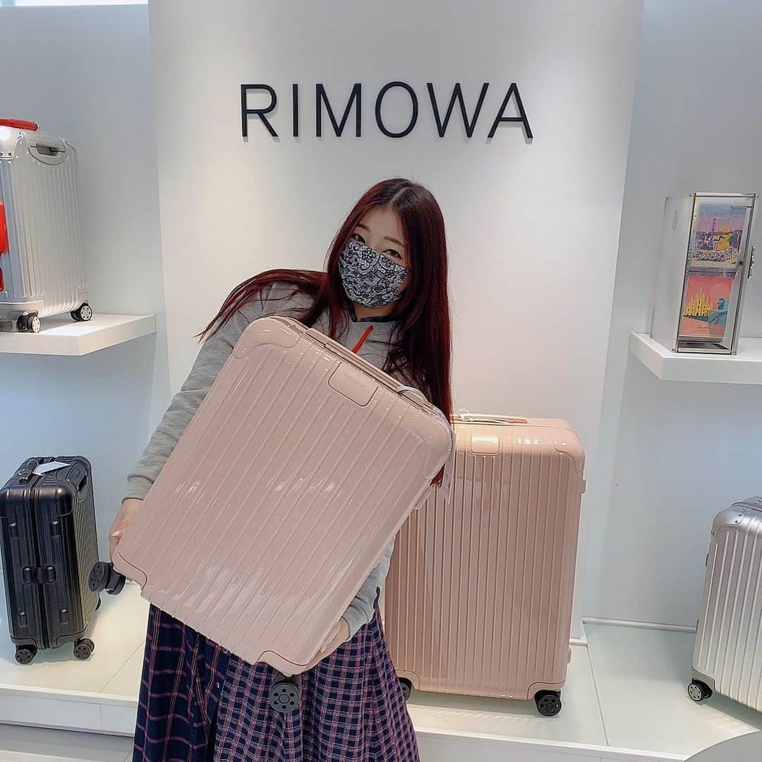 ツナマヨのインスタグラム：「I♡RIMOWA  #rimowa」