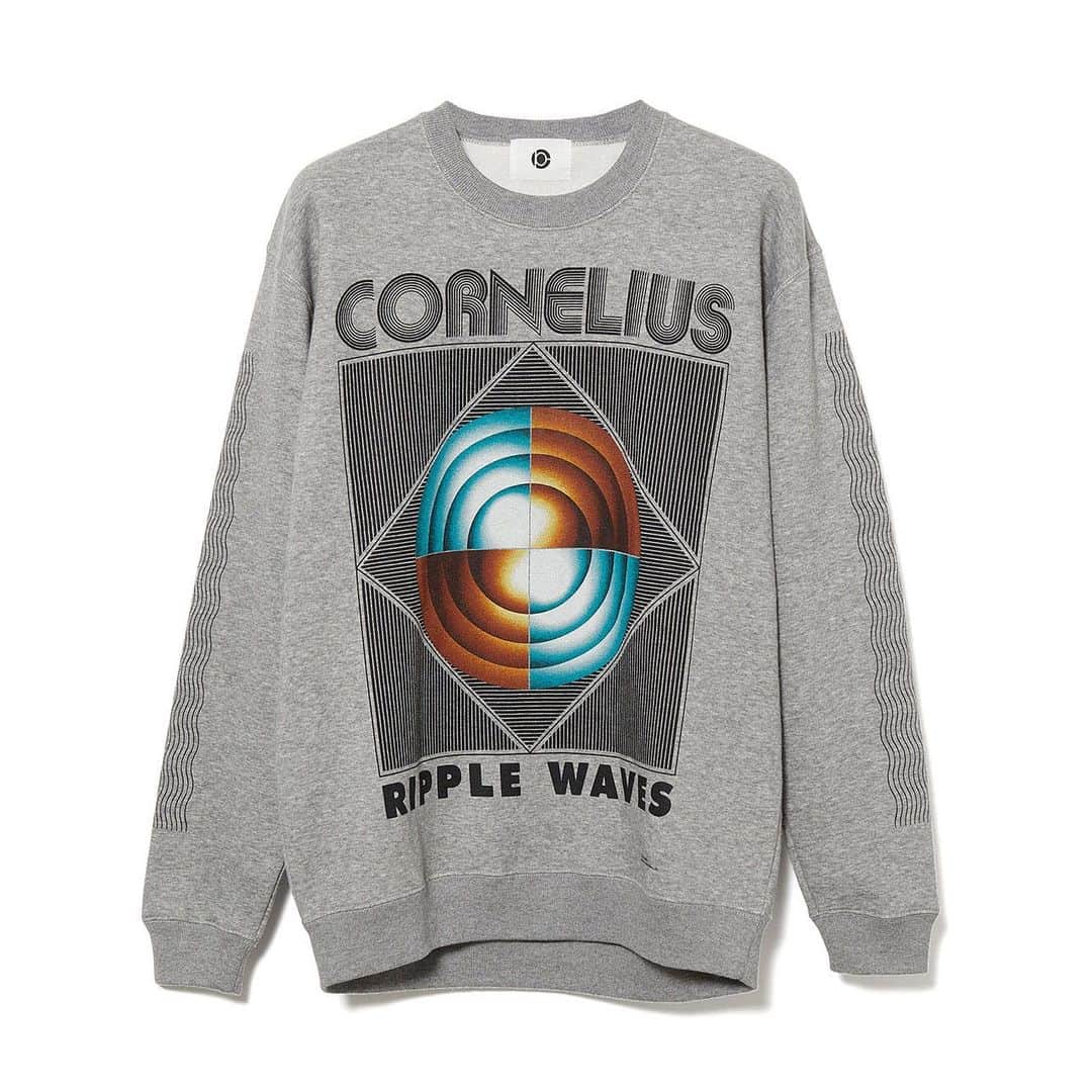 ADAM ET ROPÉさんのインスタグラム写真 - (ADAM ET ROPÉInstagram)「Cornelius × 10C Sweat shirt “Ripple waves” ¥13,000+tax Color: Gray Size: M,L,XL ————————- 9月に発売し好評を博した「Cornelius(コーネリアス)」・小山田圭吾氏とのコラボレーションの第二弾が 登場。前回のロングスリーブTシャツに使用されていたアメリカのアーティスト兼デザイナーであるAaron Lowell氏 が制作したグラフィックを、クレーネックスウェットに施しました。  コーネリアスのアルバムタイトル「Mellow waves」と「Ripple waves」も配されています。   ADAM ET ROPÉ渋谷パルコ店にて11/10(火)〜11/19(木)予約受注会、11/19(木) 18:00～21:00 先行販売会、 11/20(金)J'aDoRe JUN ONLINE、10Cオンラインショップにて発売スタート。  @corneliusofficial @adametrope @parco_shibuya_official @jadorejunonline  #10c #cornelius #小山田圭吾 #コーネリアス #adametrope #アダムエロペ #ripplewaves #mellowwaves #lyrics #sweatshirt #graphic」11月19日 18時03分 - adametrope