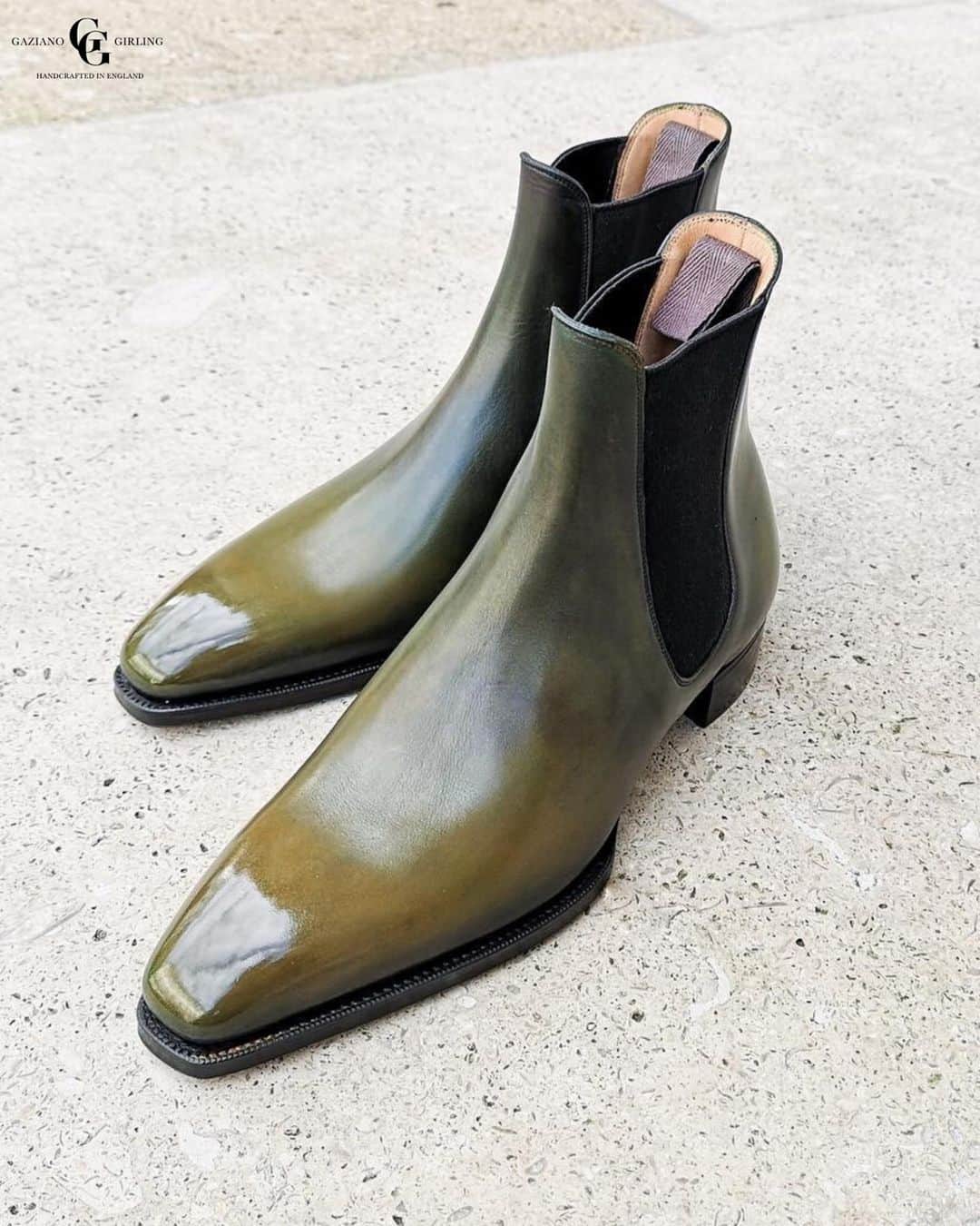 ガジアーノ&ガーリングさんのインスタグラム写真 - (ガジアーノ&ガーリングInstagram)「A unique Burnham, Made to Order on the Square Deco last in a bespoke patina. Polished in Savile Row.  . . . . . . . . . . .  #menstyle #classicshoes #elegantshoes #handwelted #handmadeshoes #classicfootwear #stylish #shoemaker #mensfootwear #bespokemakers #fashion #brspokemakers #bespokeshoes #mensfashion #madeinengalnd  #mensshoes #menswear #shoesoftheday #shoestagram #shoestyle #shoeporn #shoes」11月19日 18時03分 - gazianogirling