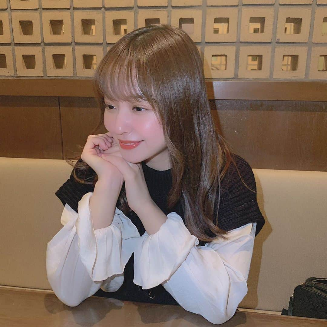 近藤里奈さんのインスタグラム写真 - (近藤里奈Instagram)「﻿ ﻿ こんにちは´`*﻿ ﻿ 最近は毎日舞台の稽古です♪﻿ 舞台「レディ･ア･ゴー2020」﻿ 12/5~12/13 新宿村LIVEにて…﻿ ﻿ チケットはハイライトから飛べますので﻿ ぜひ皆さま観に来て頂けると嬉しいです。﻿ ﻿ コロナ真っ只中ですが演者、スタッフさん﻿ 舞台を成功させる為色んな事に気をつけながら毎日稽古に励んでいます。﻿ ﻿ 私もこの舞台でさらに成長した姿を﻿ お届けできると思います！﻿ ダンスパフォーマンスもあります！﻿ 絶対観に来て欲しいです♪﻿ ﻿ ﻿ そして先日は久しぶりのお休みだったので﻿ ずっと行きたかったハーブピーリングへ🌿﻿ ﻿ @unelimit_official @unelimit_ayano﻿ ﻿ 今までは皮がめくれてダウンタイムがあり﻿ 痛みもあるハーブピーリングをしていたのですが今回は皮がめくれない痛みなし﻿ ダウンタイムなしのハーブピーリングを﻿ していただきました！﻿ ﻿ メイクしないといけない日が続くので﻿ 皮めくれないダウンタイムなしは﻿ とてもありがたい…😌﻿ ﻿ そしてお肌つるつる♪﻿ これからも定期的に通おうと思います🌷﻿ ﻿ ﻿ #unelimit #渋谷 #美肌サロン #クリスティーナ﻿ #ハーブピーリング #剥離なしハーブピーリング﻿ #炭酸ガスパック #カーボキシー #スキンケア﻿ #ホームケア #テラスキン #美容 #美肌 毛穴﻿ #肌質改善 #デトックス﻿ ﻿ ﻿ ﻿ ﻿ ﻿」11月19日 18時12分 - rina_kondo_0223