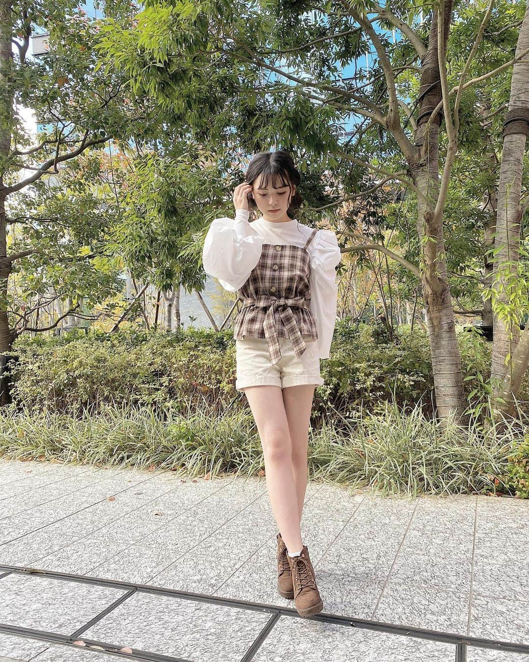 小泉のん（のんち）さんのインスタグラム写真 - (小泉のん（のんち）Instagram)「.  靴下さんこんにちは🧦  ・ ・  #のんち #のんこーで #ガーリーコーデ」11月19日 18時13分 - _ponichan