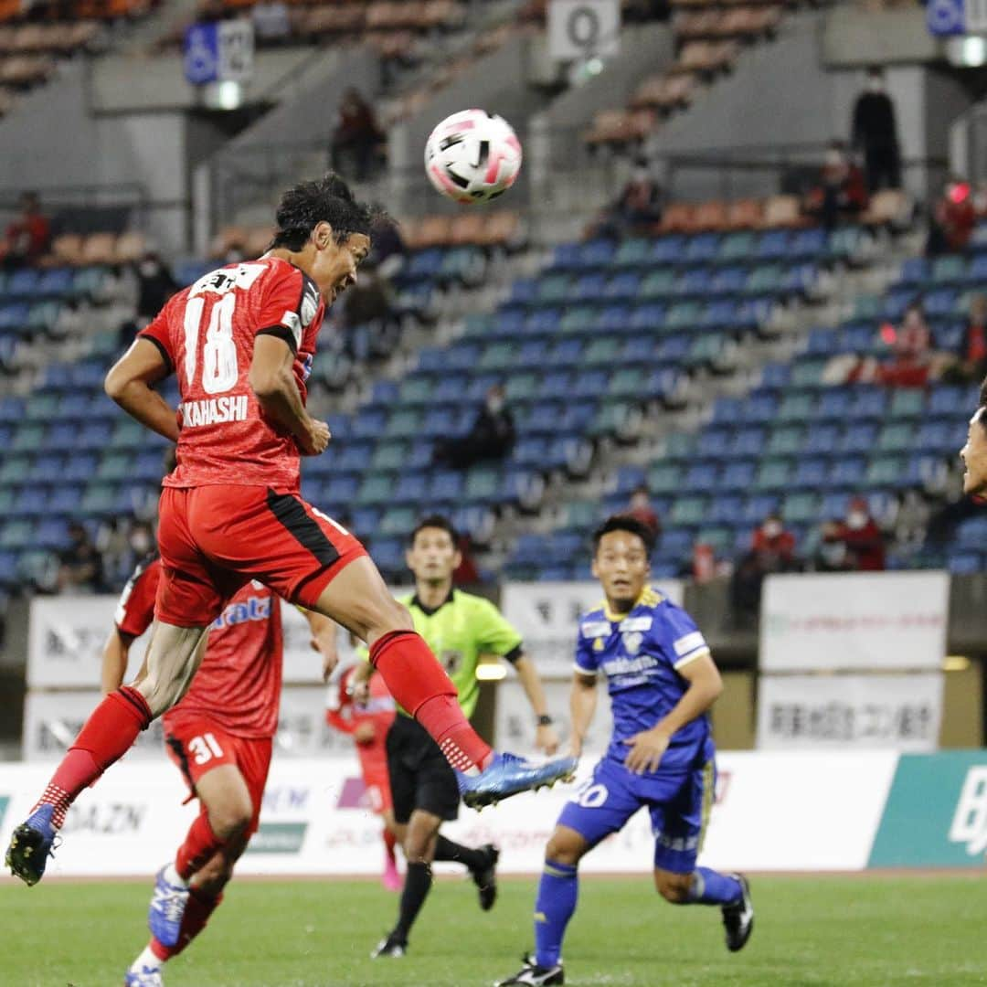 ROASSO KUMAMOTOさんのインスタグラム写真 - (ROASSO KUMAMOTOInstagram)「⚽️ ／ 11.18.WED.第28節 VS FC今治 1対2 敗戦 ＼ -----﻿ NEXT HOME GAME﻿ 🗓 11月29日.SUN. ⏰ 15:00 KICK OFF﻿ 🆚 ブラウブリッツ秋田 🏟 えがお健康スタジアム 📺 DAZN  👑 くまもと復興支援マッチ -----﻿ #ロアッソ熊本 ﻿ #2020シーズン ﻿ #繋続 #TSUNAGI﻿ #つなぎ  #2020の主役は誰だ  #黒木晃平 #髙橋利樹 #中原輝 #伊東俊 #河原創 #roasso﻿ #熊本﻿ #Jリーグ﻿ #jleague﻿ #サッカー﻿ #ゴール ﻿ #えがお健康スタジアム﻿ #感謝﻿ #いまできること﻿ #がんばろう日本﻿ #みんなで乗り越えよう ﻿ #jリーグにできること」11月19日 18時23分 - roassokumamoto_official