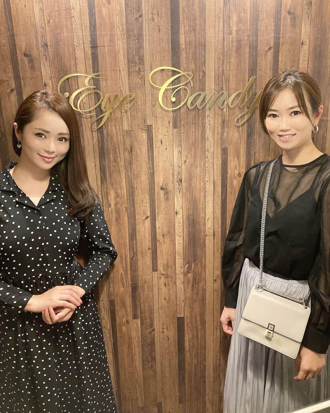 近藤英恵さんのインスタグラム写真 - (近藤英恵Instagram)「@eyecandy_ginza で妹とハイフを受けてきました✨  私は前回の施術後フェイスラインがすごーくスッキリしたので2回目の施術です🥰  妹は初めてでしたが、すごく丁寧なカウンセリングに安心して受けることができました🤗  施術の様子やbefore/afterはストーリーに💕  本格ハイフが初回が４４００円で施術可能で、2回目以降も9900円で通うことができるサロンです✨  #eyecandyhifu #eyecandy #ウルトラVハイフ #ハイフ #HIFU #小顔  #リフトアップ #フェイシャル #エステ #美容　#たるみ改善 #小顔効果 #たるみ #アンチエイジング効果」11月19日 18時25分 - hanachan93