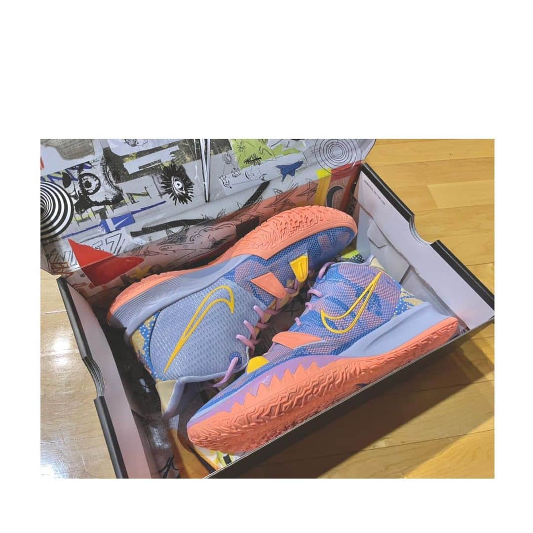 ベンドラメ礼生のインスタグラム：「2020.11.19  👩🏻‍🎤🧞‍♀️🛼💅🏻🦩📪〽️  #kyrie7」