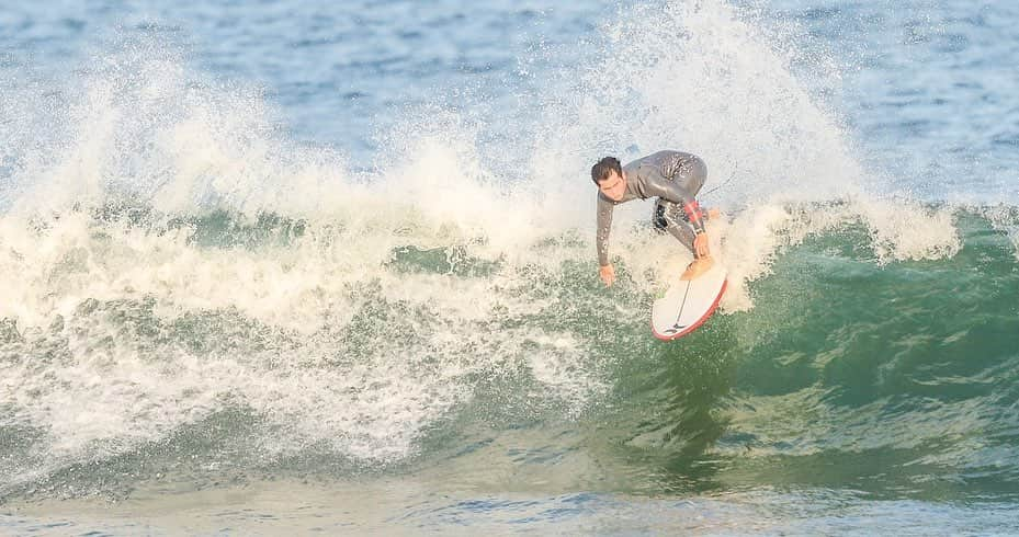 大原洋人のインスタグラム：「So much fun to surf with my mini twin fin❤️ #RedBaron @jsindustries1  @jsindustries_japan   Photo @yasushi_photos」