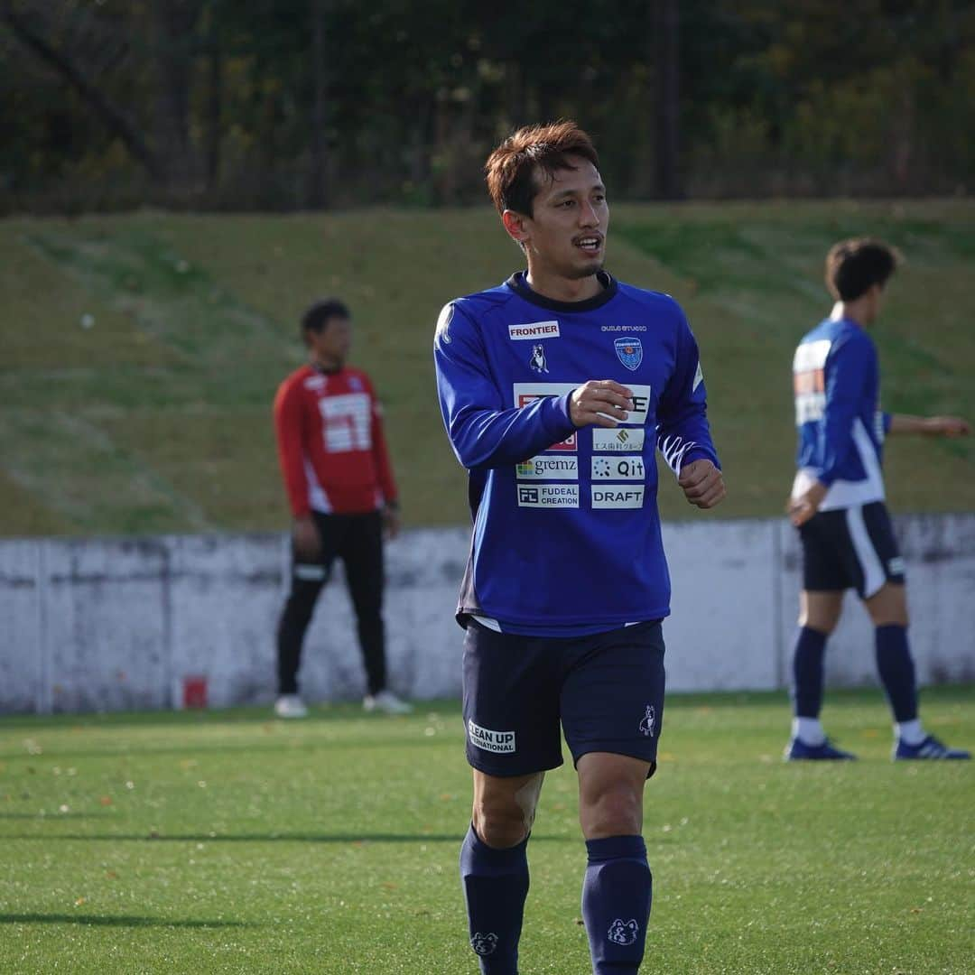 横浜FCさんのインスタグラム写真 - (横浜FCInstagram)「- 2020/11/19 TR - #yokohamafc #横浜FC #RECORDTHEBLUE #JLEAGUE #Jリーグ #安永玲央 選手誕生日おめでとう🎂」11月19日 18時39分 - yokohamafc_official