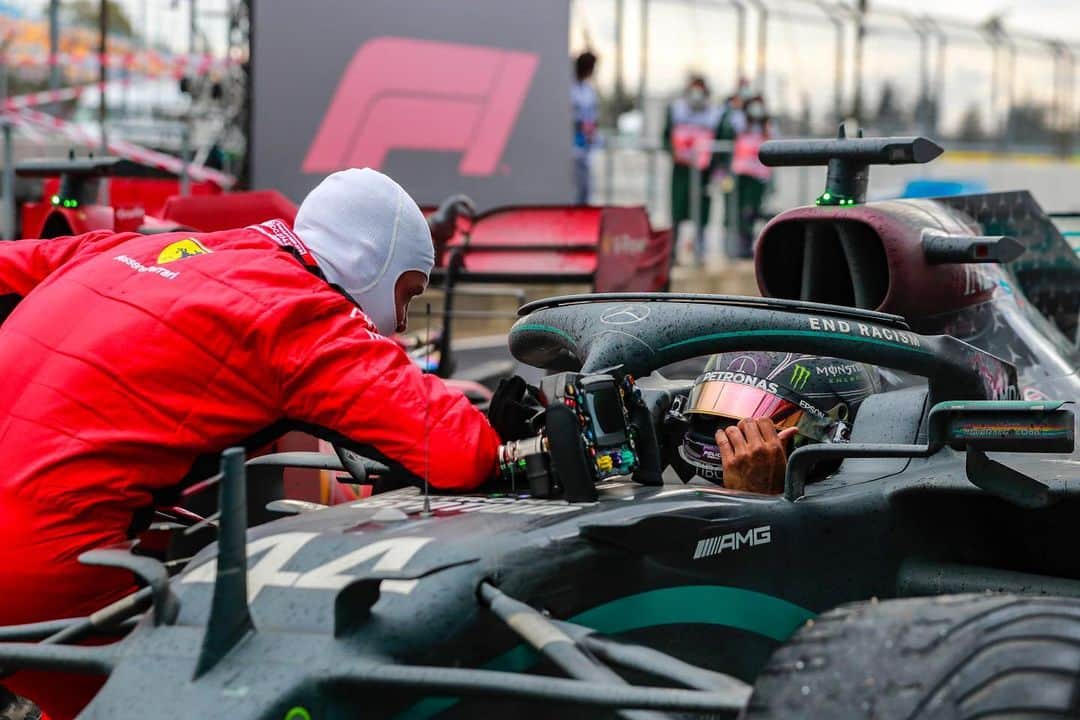 MERCEDES AMG PETRONASさんのインスタグラム写真 - (MERCEDES AMG PETRONASInstagram)「💬 "Every era has its drivers and Lewis certainly is the greatest of our era...   “Once again he managed to pull something special out of that bag, he deserves everything he has achieved.” - Seb   ❤️ #DrivenByEachOther」11月19日 18時44分 - mercedesamgf1