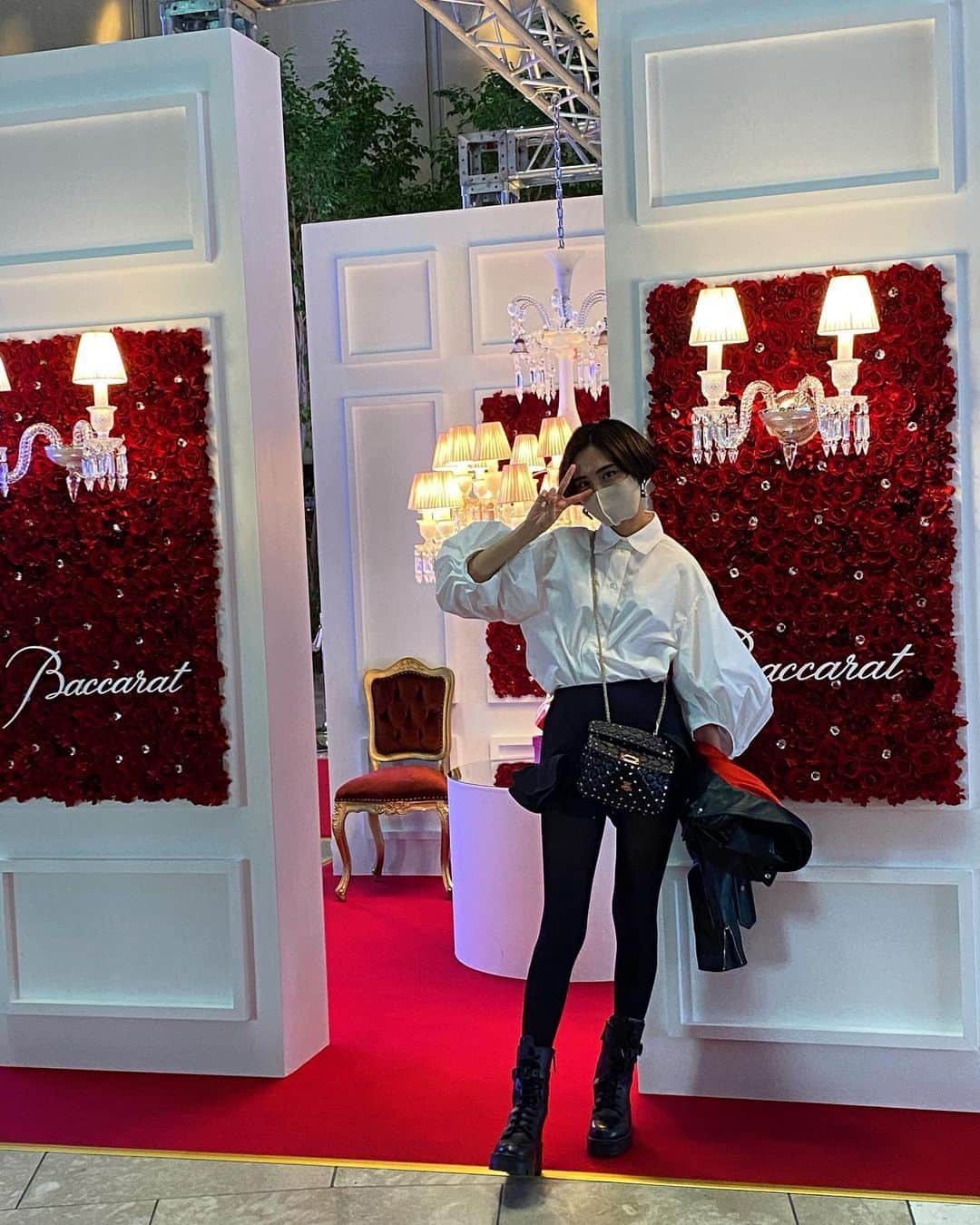 木村安梨沙のインスタグラム：「ポーズださ😰（笑） このコーディネートがとてもお気に入り🤍🤍🤍 全身大好きな　@maisonvalentino ❤️✨」