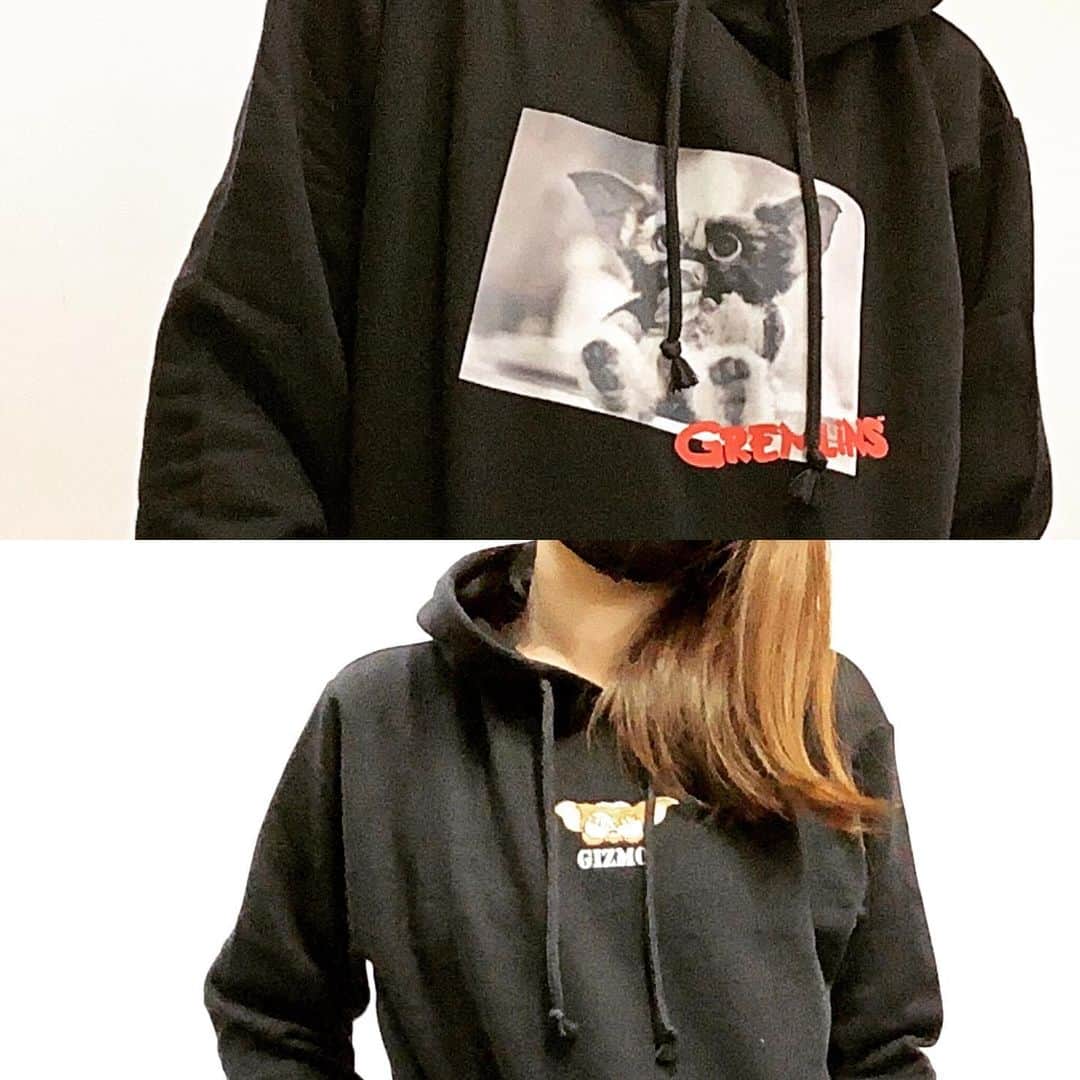 ジーンズメイトさんのインスタグラム写真 - (ジーンズメイトInstagram)「GRAMLINSのプリント＆刺繍パーカー  ギズモのフォトプリントと目隠ししたギズモの刺繍パーカー  ■GRAMLINプルオーバーパーカー ¥2,990+tax  #jeansmate#ジーンズメイト#パーカー#プルオーバーパーカー#ブラック#ブラックパーカー#キャラクター#キャラクターパーカー#グレムリン#ギズモ#ファッション」11月19日 19時03分 - jeans_mate