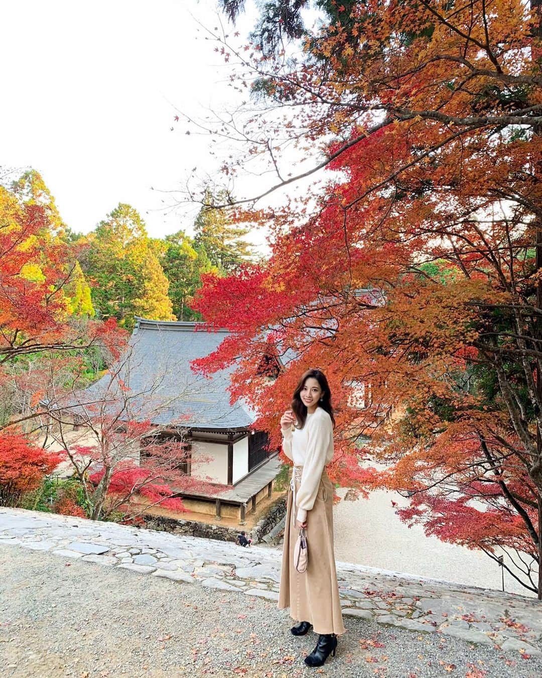 吉岡結紀のインスタグラム：「✐☡ ・ 📍神護寺🌞 📍永観堂🌛 綺麗だったなぁ😌♡ ・ #神護寺 #永観堂 #紅葉 #京都」