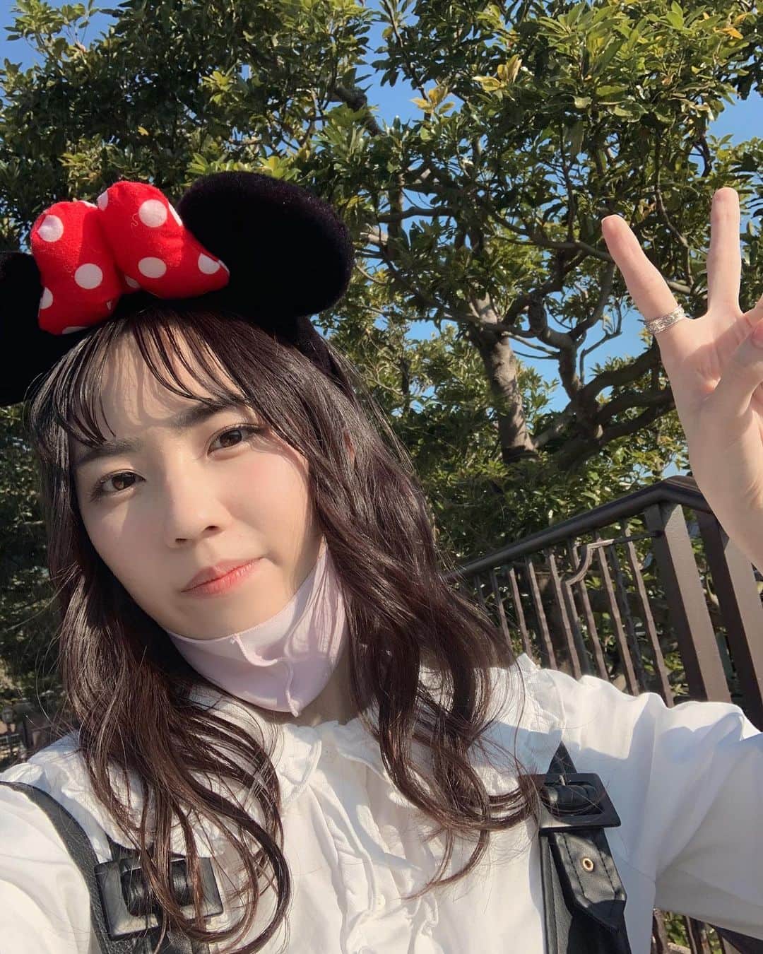 川平朱莉のインスタグラム：「今回のインで年パス終了〜✌🏻  しっかり自分の誕生日が刻まれた年パスが、コロナのせいでこんな形で終わってしまうのは本当に辛い（ ｉ _ ｉ ）  年パスがしばらく廃止になっても絶対にまた年パスが買える日が来ることを楽しみに終息することを願ってます🤞🏻💫」