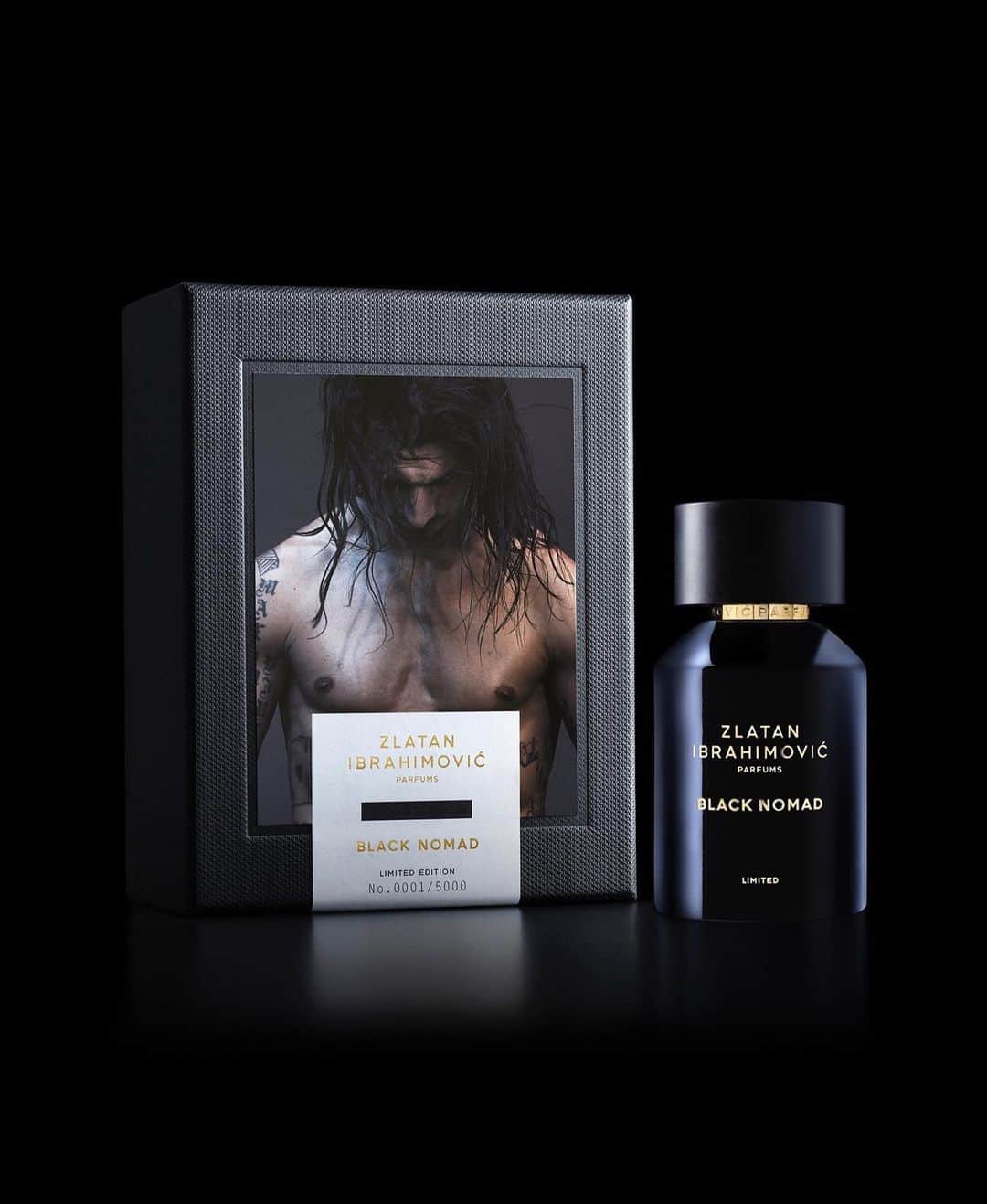 Zlatan Ibrahimović Parfumsのインスタグラム：「BLACK NOMAD - Craftsmanship and tactility inside and out, from the box and the bottle to the scent on the skin. Limited edition in its own exclusive numbered box. BLACK NOMAD is intense and complex, a dominant fragrance that takes charge and stirs up emotions.  Explore more through link in bio.」