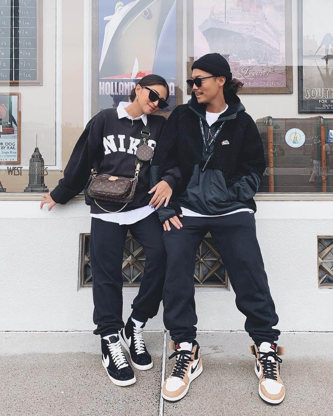 のインスタグラム：「たまには夫婦コーデでも🎃 ・ おそろブラックナイキコーデ💃 ㅤㅤㅤㅤㅤㅤㅤㅤㅤㅤㅤㅤㅤ サングラスは @flex_japan ㅤㅤㅤㅤㅤㅤㅤㅤㅤㅤㅤㅤㅤ  ㅤㅤㅤㅤㅤㅤㅤㅤㅤㅤㅤㅤㅤ #usj#usjコーデ#usj好きな人と繋がりたい #ユニバ#ユニバコーデ #ユニバーサルスタジオジャパン #ユニバデート #ルイヴィトンバッグ #ナイキコーデ #夫婦デート #夫婦#ルイヴィトン #カップル#カップルフォト#カップルフォト倶楽部 #カップルグラム #パパコーデ#ママコーデ#大阪#大阪旅行 #夫婦コーデ #カップルコーデ #おそろコーデ#双子コーデ#エアジョーダン1 #snkrskickcheck」