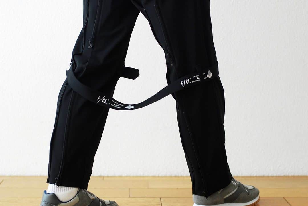 のインスタグラム：「［#10倍ポイント開催中！］ F/CE. × MOUNTAIN RESARCH  -エフシーイー × マウンテンリサーチ- “BONDAGE PANTS by MOUNTAIN RESARCH” ￥46,200- _ 〈online store / @digital_mountain〉 https://www.digital-mountain.net/shopdetail/000000012372/ _ 【オンラインストア#DigitalMountain へのご注文】 *24時間受付 *15時までのご注文で即日発送 * 1万円以上ご購入で送料無料 tel：084-973-8204 _ We can send your order overseas. Accepted payment method is by PayPal or credit card only. (AMEX is not accepted)  Ordering procedure details can be found here. >>http://www.digital-mountain.net/html/page56.html  _ 本店：#WonderMountain  blog>> http://wm.digital-mountain.info _ #F/CE. × #MOUNTAINRESARCH  #エフシーイー × #マウンテンリサーチ _  JR 「#福山駅」より徒歩10分 #ワンダーマウンテン #japan #hiroshima #福山 #福山市 #尾道 #倉敷 #鞆の浦 近く _ 系列店：@hacbywondermountain _」