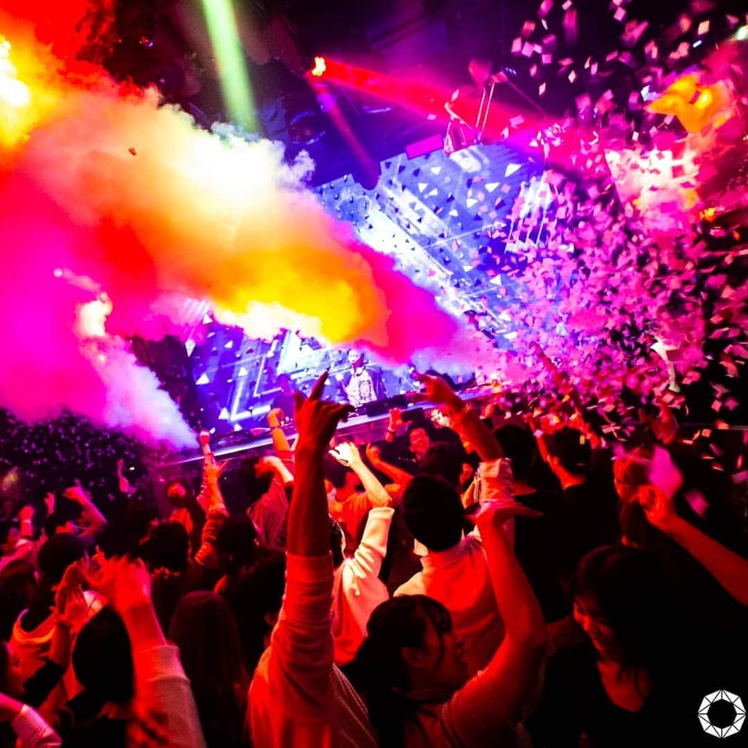 DJ DAIKI（若林大輝）さんのインスタグラム写真 - (DJ DAIKI（若林大輝）Instagram)「11/27 Friday 10pm start! New party 『Octgon Bounce Lounge』 @seloctagontokyo_official  . See you soon!! . #octagon  #tokyo #djdaiki #bounce #テーブル間もなくSoldout #参加されたい方DMください」11月19日 19時47分 - daiki.wakabayashi
