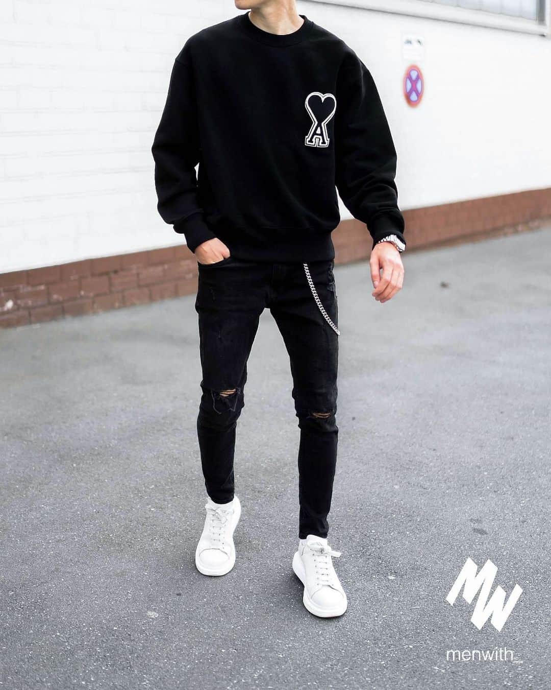 Men Withのインスタグラム：「Very nice photo of our dear friend @nicohe18 👌🏽 #menwithstreetstyle」