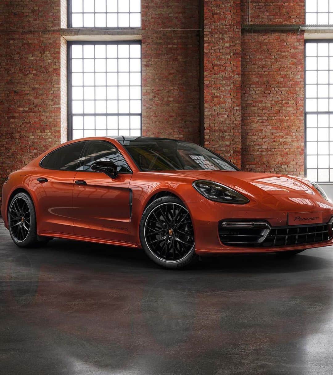 Porscheさんのインスタグラム写真 - (PorscheInstagram)「Don’t be satisfied with the ordinary. Uniqueness is made by #PorscheExclusiveManufaktur. Presenting the new Panamera Turbo S in Papaya Metallic featuring an interior trim package offset beautifully by decorative stitching and seat leather centres in a contrasting orange colour. __ Panamera Turbo S: Fuel consumption combined: 10,8 - 10,7 l/100 kms; CO2 emissions combined: 247 - 245 g/km I https://porsche.click/DAT-Leitfaden I Status: 11/2020」11月19日 19時59分 - porsche