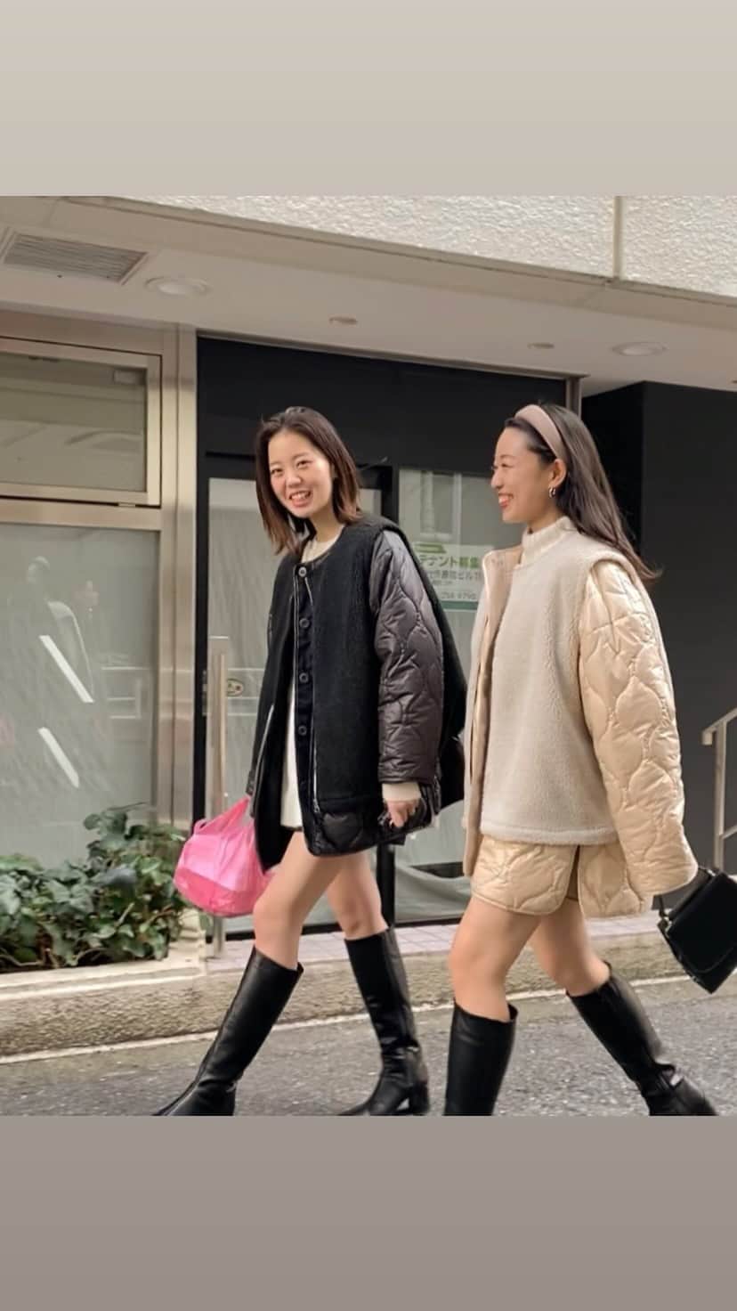 吉田佳菜のインスタグラム：「ㅤㅤㅤㅤㅤㅤㅤㅤㅤㅤㅤㅤㅤ ㅤㅤㅤㅤㅤㅤㅤㅤㅤㅤㅤㅤㅤ 新作アウターも可愛い〜♡🐏 あっちゃんと(@atsukoo12)と色違いcodeしました🤎🖤 ボアベストとキルティングのライナーコート 別々でも着られるんです！ ㅤㅤㅤㅤㅤㅤㅤㅤㅤㅤㅤㅤㅤ 12月2週目あたりに入荷予定♪ ㅤㅤㅤㅤㅤㅤㅤㅤㅤㅤㅤㅤㅤ ㅤㅤㅤㅤㅤㅤㅤㅤㅤㅤㅤㅤㅤ (撮影時のみマスクを外しております) ㅤㅤㅤㅤㅤㅤㅤㅤㅤㅤㅤㅤㅤ #あつことちわこ #kana_chicode #ちわcode #whoswhochico #salonbychico ㅤㅤㅤㅤㅤㅤㅤㅤㅤㅤㅤㅤㅤ」
