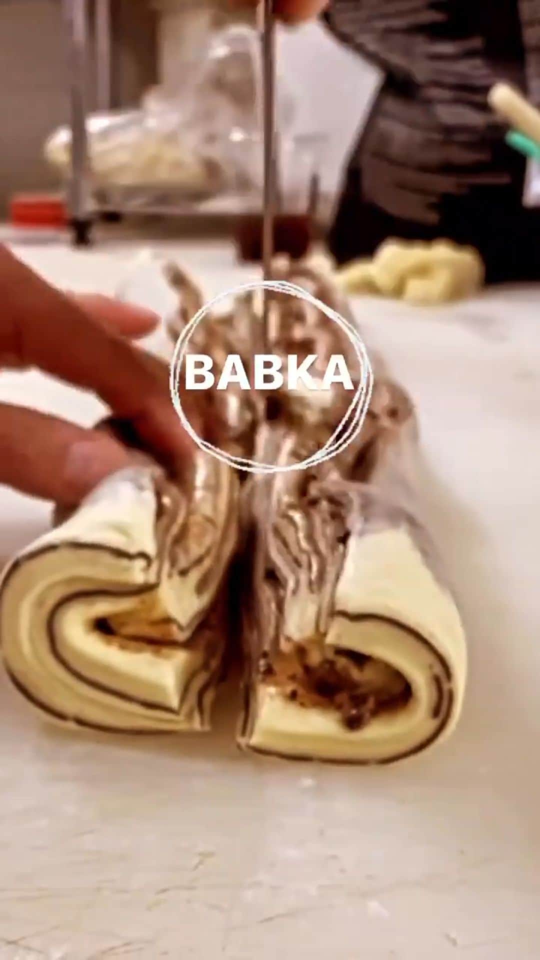 eguchikazuakiのインスタグラム：「オーブン・ニューヨーク 2020.12.2新宿伊勢丹B1F OPEN Bean to Bar Chocolateで創るBABKA イーストの香りをあえて強めに仕上げたショコラティエのバブカ 初登場です」