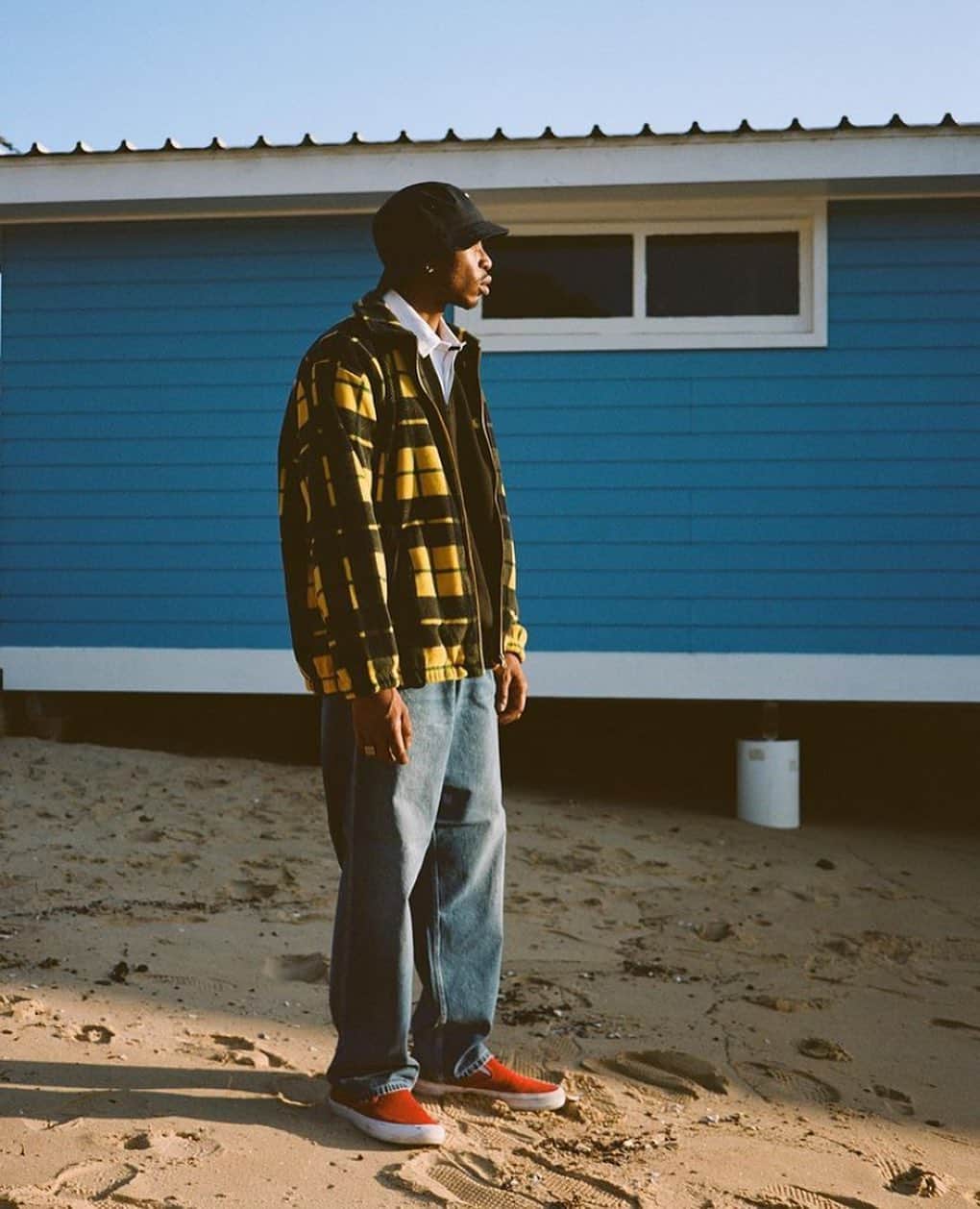 カーハートのインスタグラム：「Fall/Winter 20.  📸 @jonathan_tumbel  Model: @unodoenostress  #CarharttWIP」