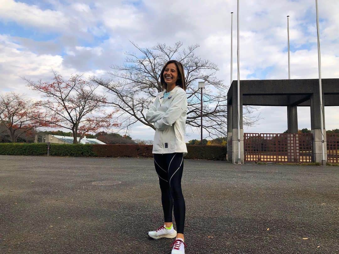 佐野千晃のインスタグラム：「今日は1000m×3のスピード系をやったった！﻿ ﻿ がしかし全然設定タイム通り走れなかったああああああああ﻿ ﻿ 自宅周り🏠の周回が1000mぐらいなのでそこでやったったのだが、、、、﻿ ﻿ 1人ってゆーのもあるし車とか自転車気にしながらってゆーのもあるけど、、、、メンタルがホントに弱いなって思った_(:3 ⌒ﾞ)_﻿ ﻿ 1人でも出来る様にならないと！！！﻿ ﻿ そしてTwitterでもストーリーズでも言いましたが、歩きタバコは良くないよ！！！！！！！😤﻿ ﻿ #run #running #marathon #フルマラソン #マラソン #マラソン女子 #人生自由自在 #走る女子 #ファッション #ウェア #楽しく走る #ランニング #ジョギング #インターバル」