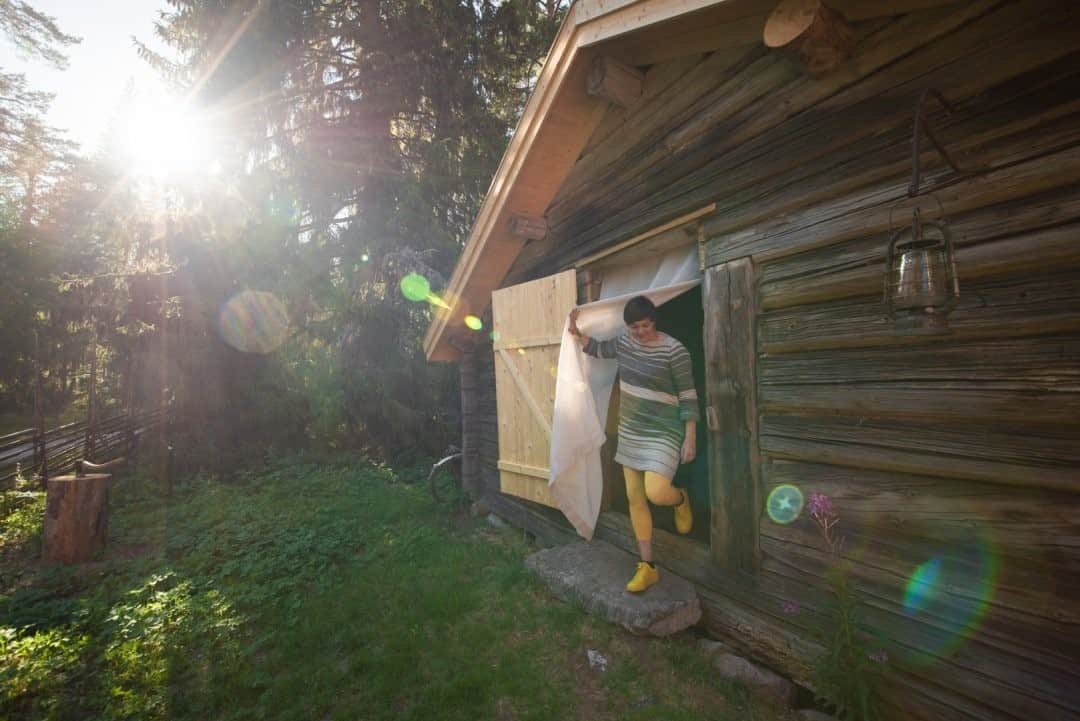 National Geographic Travelさんのインスタグラム写真 - (National Geographic TravelInstagram)「Photo by @MartinEdstrom / What used to be old, forgotten log cabins on the countryside are now highly sought after vacation homes in Sweden and the Nordics. With the growing trend of getting back to basics, people are keen to refurbish cabins and even old barns and farmhouses, and hotels in places like this are popping up all over the place. If anything, it's a great way to social distance.  Follow @MartinEdstrom for more stories from Sweden and the Nordics. #sweden #socialdistance #simpleliving #nordics #backtobasics」11月19日 20時39分 - natgeotravel