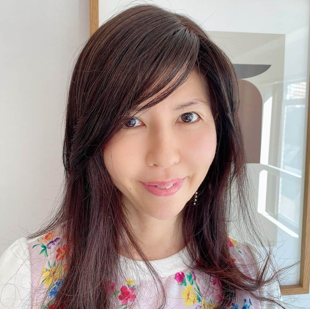野本愛さんのインスタグラム写真 - (野本愛Instagram)「先日、オーダーメイドウィッグナチュレーヌの﻿ 試着体験に @shin_kuroobisan さんが来てくれました😊✨﻿ ﻿ ウィッグの綺麗さに感動してくれて﻿ すごく嬉しかったです🥰💕💕﻿ ﻿ 分け目タイプと全体用（バックシャン）タイプを﻿ 試着してくれました✨✨﻿ ﻿ どっちもお似合いで素敵でした❤️﻿ ﻿ アップスタイルもウィッグを使うと﻿ ふんわり感が出しやすかったり、﻿ 前髪も作れたりして楽しめます💕﻿ ﻿ ウィッグの楽しさを知っていただけました❣️﻿ ﻿ 髪のボリュームだけでなく﻿ 簡単に美髪に見せることができるので﻿ 便利アイテムなんですよー😃✨﻿ ﻿ お気軽に試着しに来てみてくださいね😊😊💕﻿ https://natureine.com/ ﻿ #ナチュレーヌウィッグ #オーダーメイドウィッグ #部分ウィッグ #ヘアピース #ウィッグ #試着 #美髪 #ヘアアレンジ #ツヤ髪 #薄毛 #白髪隠し #アンチエイジング #エイジングケア #ヘアケア #美容オタク #美意識高い人と繋がりたい #美意識向上 #起業女子 #女社長 #自営業 #ordermade #japanesewig #wigs #japanesebeauty」11月19日 20時40分 - himemode