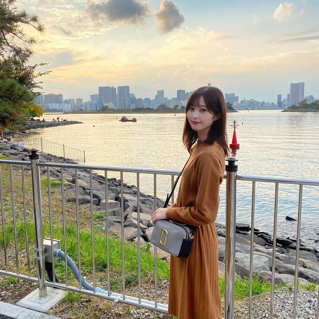 松川星さんのインスタグラム写真 - (松川星Instagram)「お台場の夕日🌇🌅 2枚目謎に踊ってる😹」11月19日 20時48分 - akarin__rin