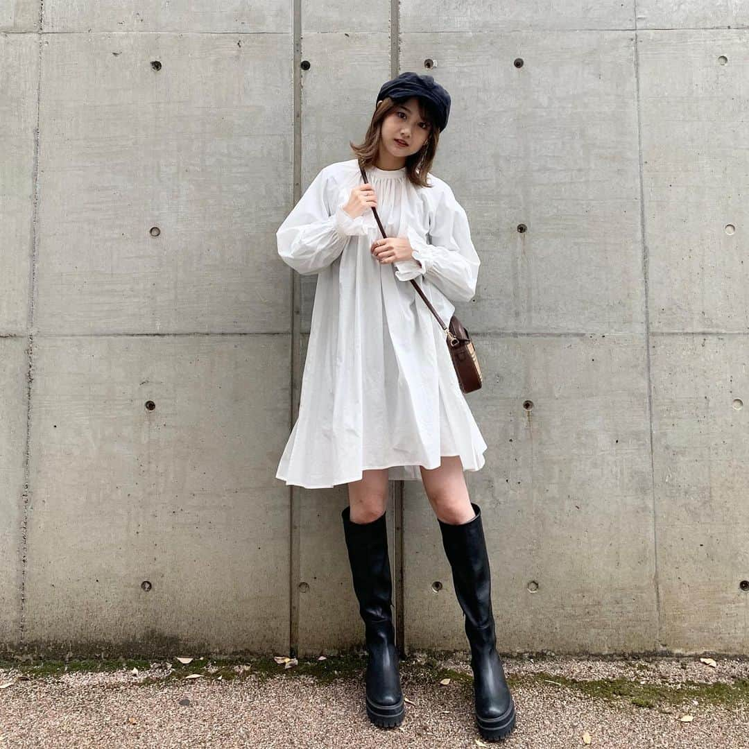 櫻井紗季さんのインスタグラム写真 - (櫻井紗季Instagram)「👢🍂 one-piece: @amerivintage  boots: @jeanasis_official  bag: @burberry てるてる坊主こーで。」11月19日 20時58分 - saki_sakurai_official