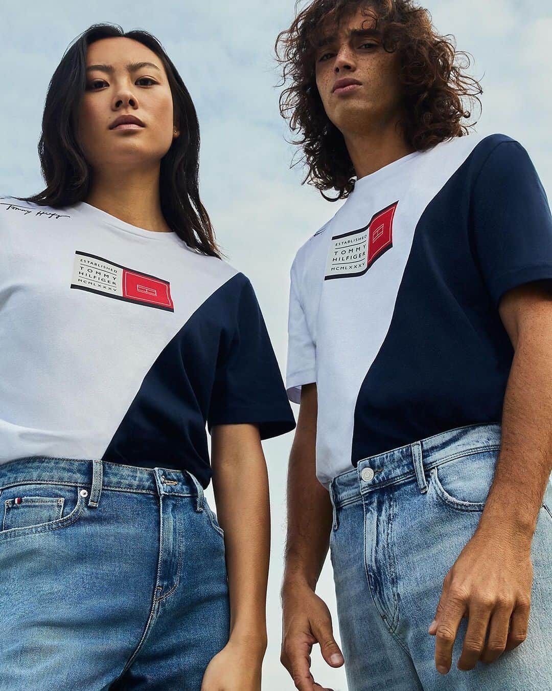 Tommy Hilfigerさんのインスタグラム写真 - (Tommy HilfigerInstagram)「Psst…There’s still time to get your hands on the limited edition #TommyHilfiger collection that you helped us create. Discover the unique Tee design before it disappears…forever 😮」11月19日 20時58分 - tommyhilfiger