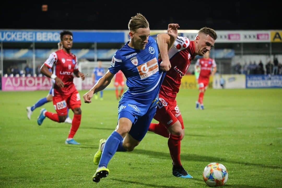 SVホルンさんのインスタグラム写真 - (SVホルンInstagram)「Morgen trifft der SV Horn auf die Mannschaft des FC Blau Weiß Linz auf der Linzer Gugl.  Anpfiff ist um 18:00 Uhr übertragen wird das Spiel auf ORF Sport+.  #svhorn #bepartofit」11月19日 21時00分 - svhorn1922