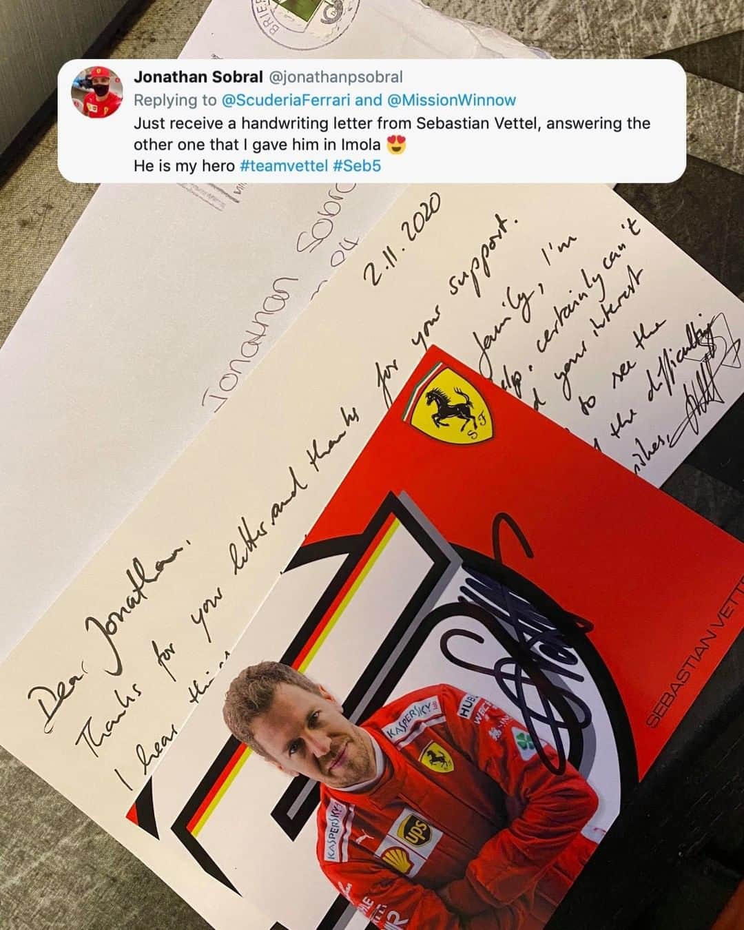 F1さんのインスタグラム写真 - (F1Instagram)「The personal touch!  Seb returning the ❤️ to one of his many devoted fans  #F1 #Formula1 #Seb5 @scuderiaferrari」11月19日 21時11分 - f1