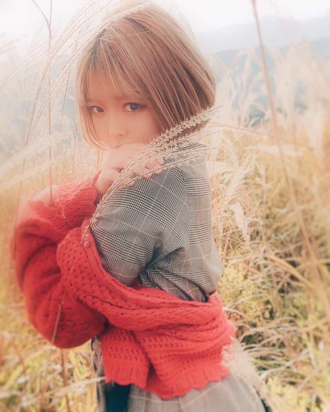 michicusaさんのインスタグラム写真 - (michicusaInstagram)「Shot on iPhone . 芸術に死す . . . . . . . . Device: iPhone X  App: Snapseed, Lens Distortions, VSCO Location: 福岡 平尾台 In frame: ramu  #フィルムライクなスマホ写真 #写真すきな人と繋がりたい #写真撮ってる人と繋がりたい #写真好きな人と繋がりたい #カメラ好きな人と繋がりたい #デジタルでフィルムを再現したい #ファインダー越しの私の世界 #カメラ女子 #カメラ男子 #カメラ初心者 #カメラ友達募集 #被写体募集 #丁寧な暮らし #人物 #肖像 #お洒落さんと繋がりたい #into_the_screen #photooftheday #photography #japan #portrait #coregraphy #人像 #攝影 #人像攝影 #拍照 #감성사진 #스냅사진 #여행에미치다」11月19日 21時11分 - michicusa