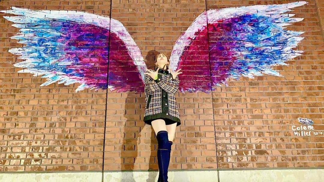 日向カンナさんのインスタグラム写真 - (日向カンナInstagram)「シエンフルール👁「Wing 」👼🏻✨✨ ロビンの技も使えるようになっちゃった😉! 最近また、「仲間」を熱く感じる為にNetflixでワンピース見出したら、ウォーター7から止まらない😭😭😭（1番好きな、エニエスロビー編） 何度見ても、ワンピースが好きすぎる〜! ・ 俄然、私はナミを目指して生きてるけどね😉🍊 やんちゃ娘でセクシーで小悪魔で、でも知識豊富で頭の回転が早くて、家族や仲間を大切に思う理想の女性🌹 ・ ん〜〜明日からの舞台も、ワンピースを思い出しながら、仲間の為に私も戦うぞぉ💪✨✨ ・ #横浜 #みなとみらい #オシャレ #オシャレコーデ #羽 #大人カジュアル #大人コーデ #大人可愛い #大人可愛いコーデ #ワンピース #アニメ好きな人と繋がりたい #アニメ #夜景 #東京 #スタイル #ファッション #ファッションコーデ #秋コーデ #スタイル抜群 #理想の体型 #憧れ #努力 #大人女子 #フォトスポット」11月19日 21時32分 - kanna_hinata